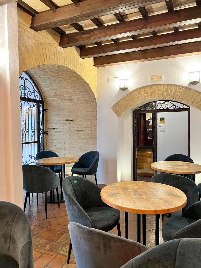 Hostal Servilia 卡莫纳 外观 照片
