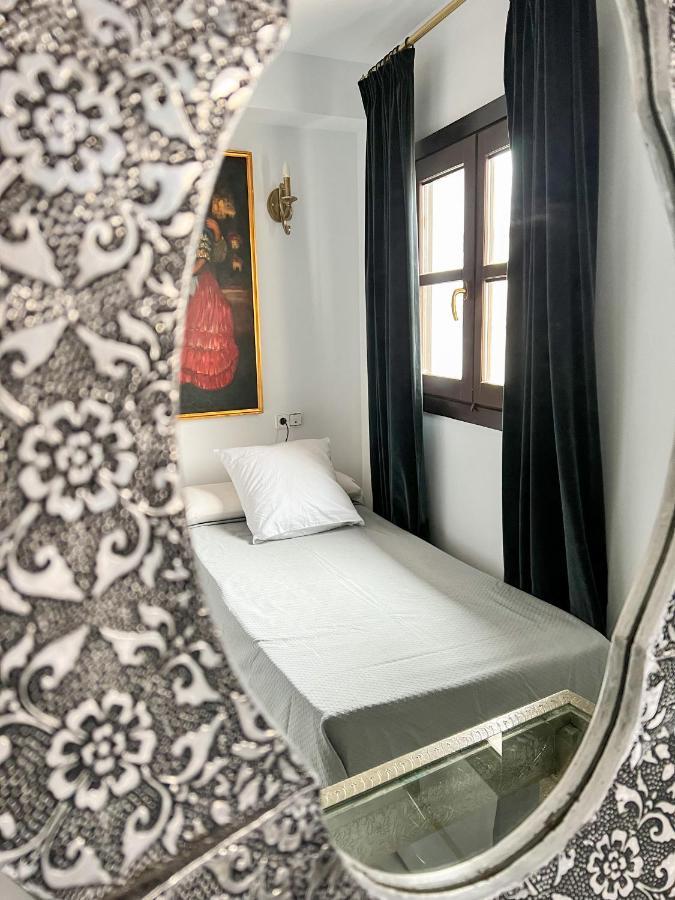 Hostal Servilia 卡莫纳 外观 照片