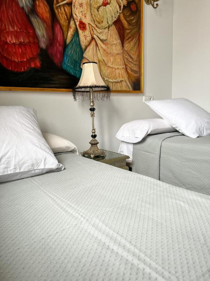 Hostal Servilia 卡莫纳 外观 照片