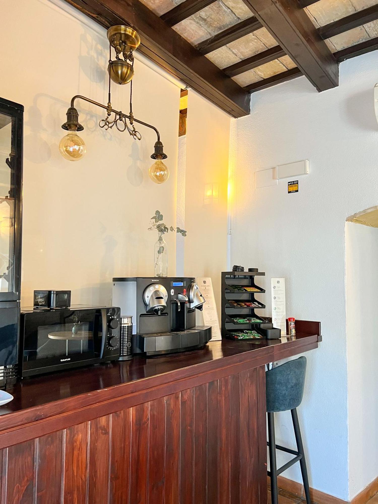 Hostal Servilia 卡莫纳 外观 照片