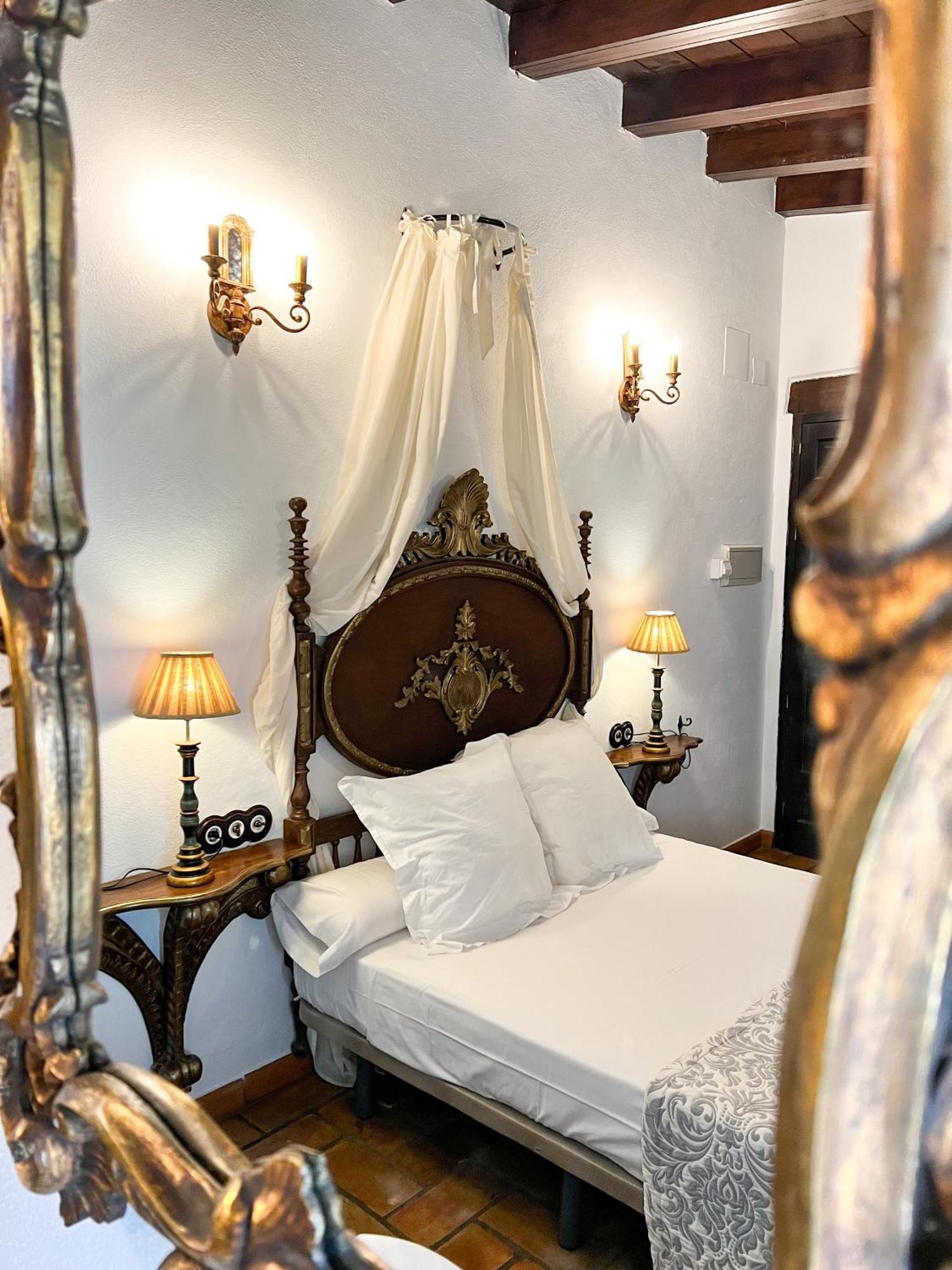 Hostal Servilia 卡莫纳 外观 照片