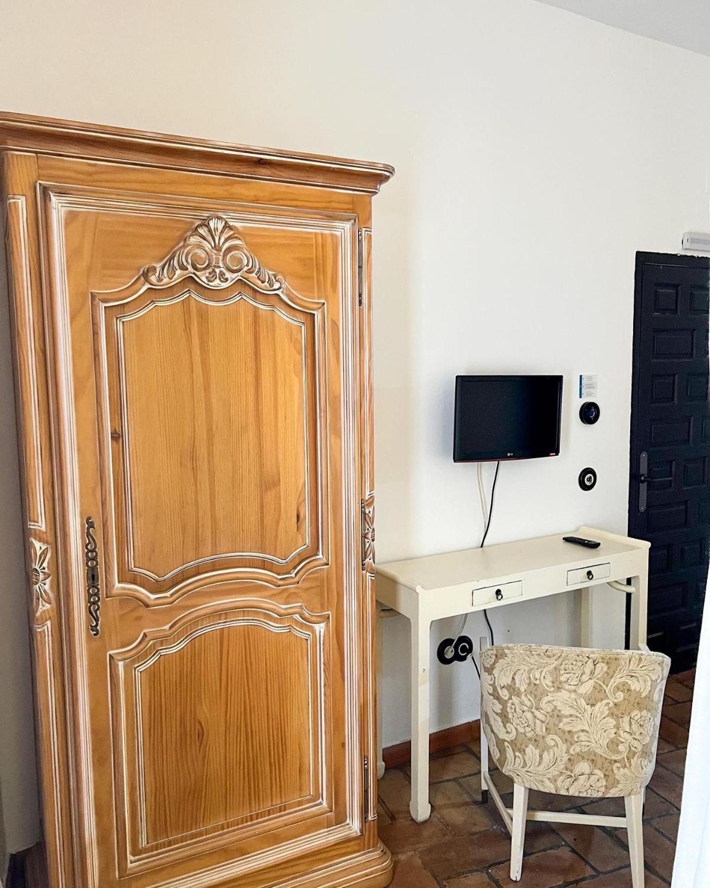 Hostal Servilia 卡莫纳 外观 照片