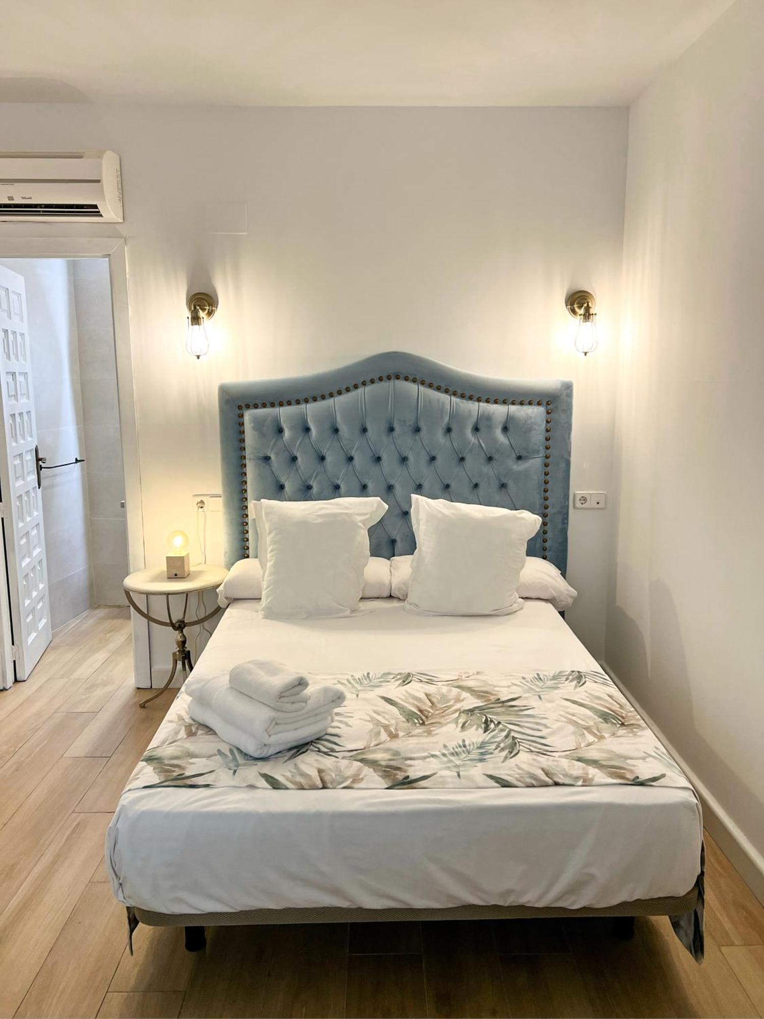 Hostal Servilia 卡莫纳 外观 照片