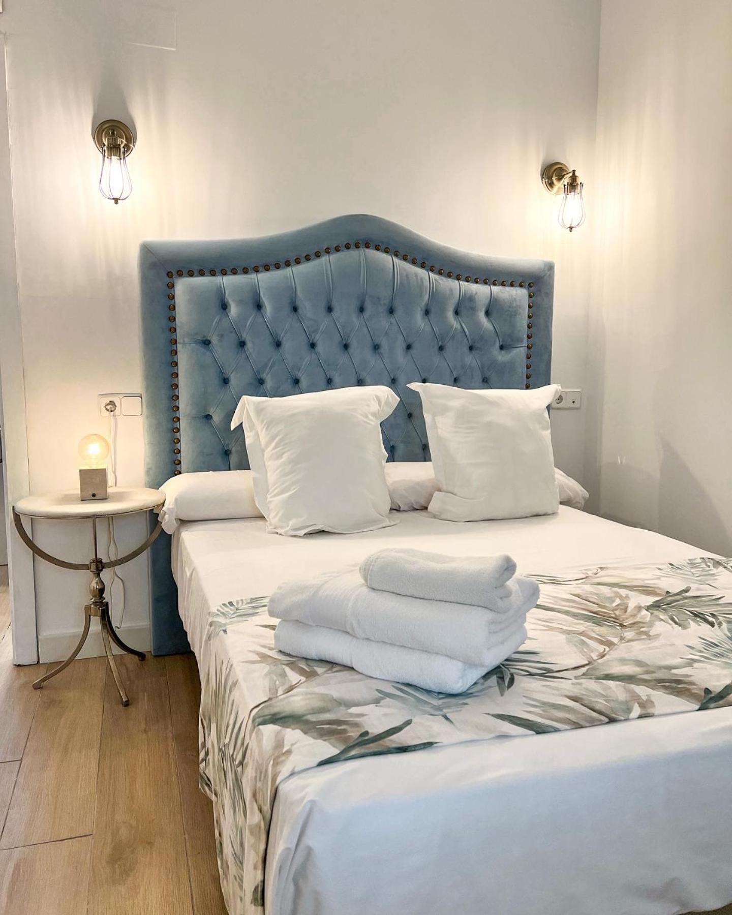 Hostal Servilia 卡莫纳 外观 照片
